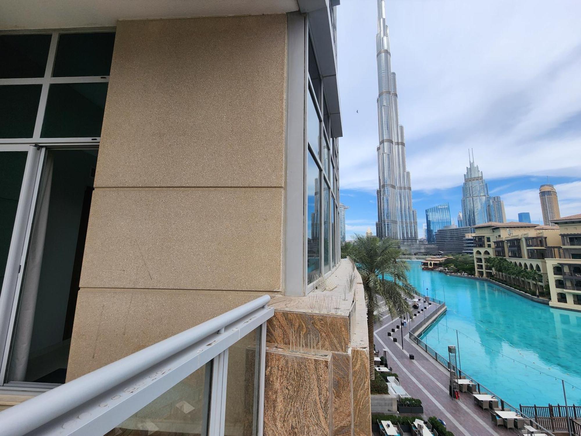 Downtown Oasis, Burj Khalifa Views, Luxury Amenities Dubai