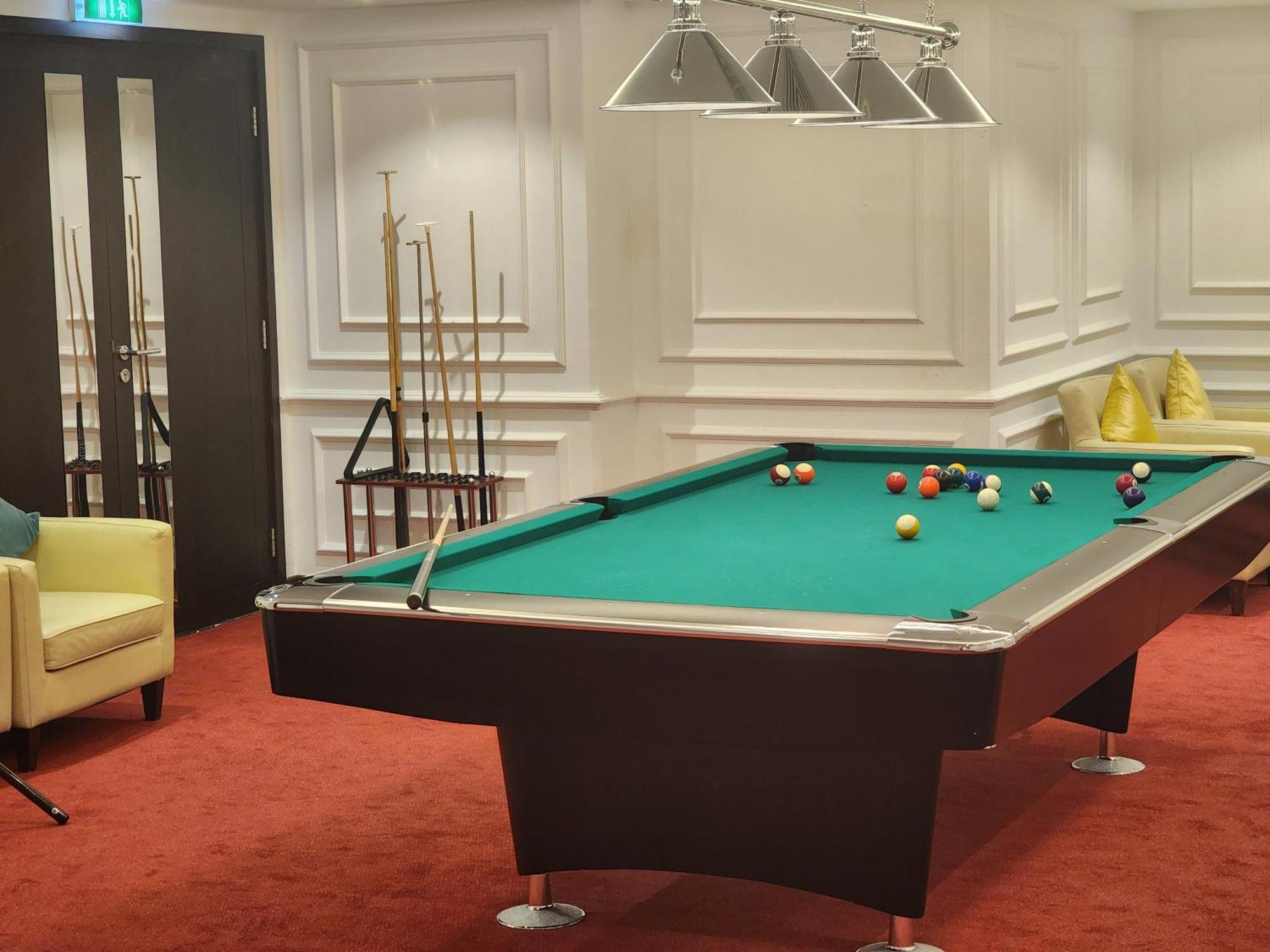 Downtown Oasis, Burj Khalifa Views, Luxury Amenities Dubai