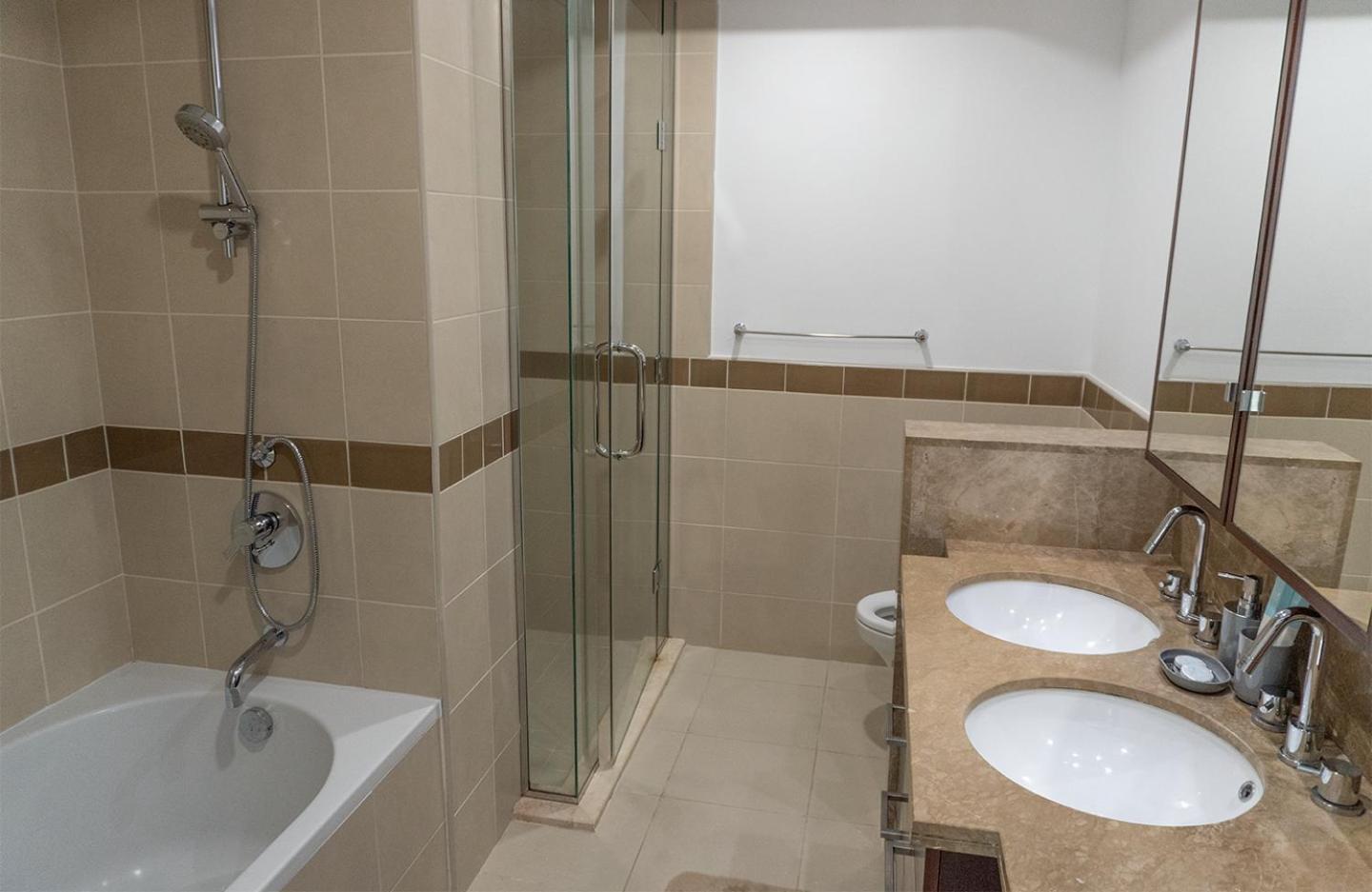 Downtown Oasis, Burj Khalifa Views, Luxury Amenities